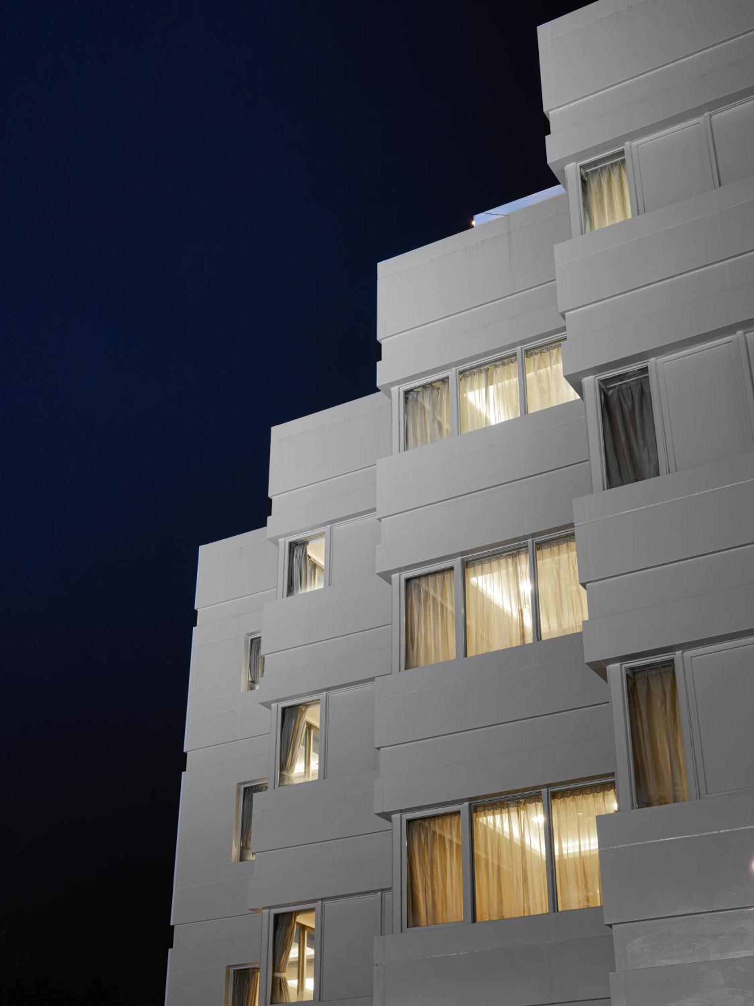 פולי West Hotel מראה חיצוני תמונה